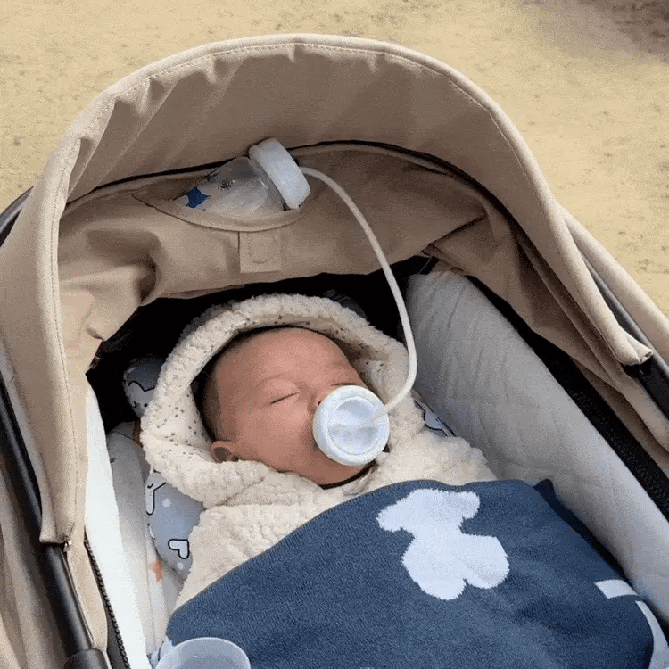 3 in 1 Hands-Free Self-Feeding Bottle for Babies 240ml    (Allow to Open Parcel)